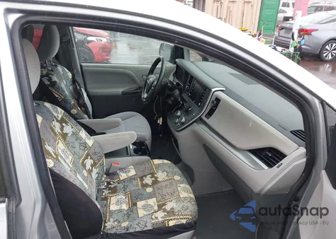 2020 Toyota Sienna Le z USA, uszkodzony, nr VIN 5TDKZ3DC2LS053563